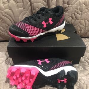 Under Armour Girls Pink Cleats Size 10 NIB